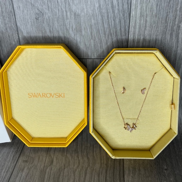 Glinda butterfly Swarovski rose gold plated necklace and earring set wicked - Picture 10 of 13